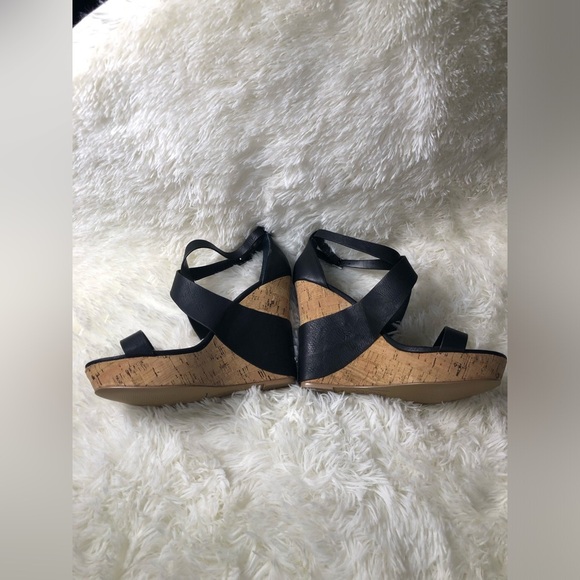 Black and Tan Wedge Sandals size 9 NWOT - Picture 11 of 14